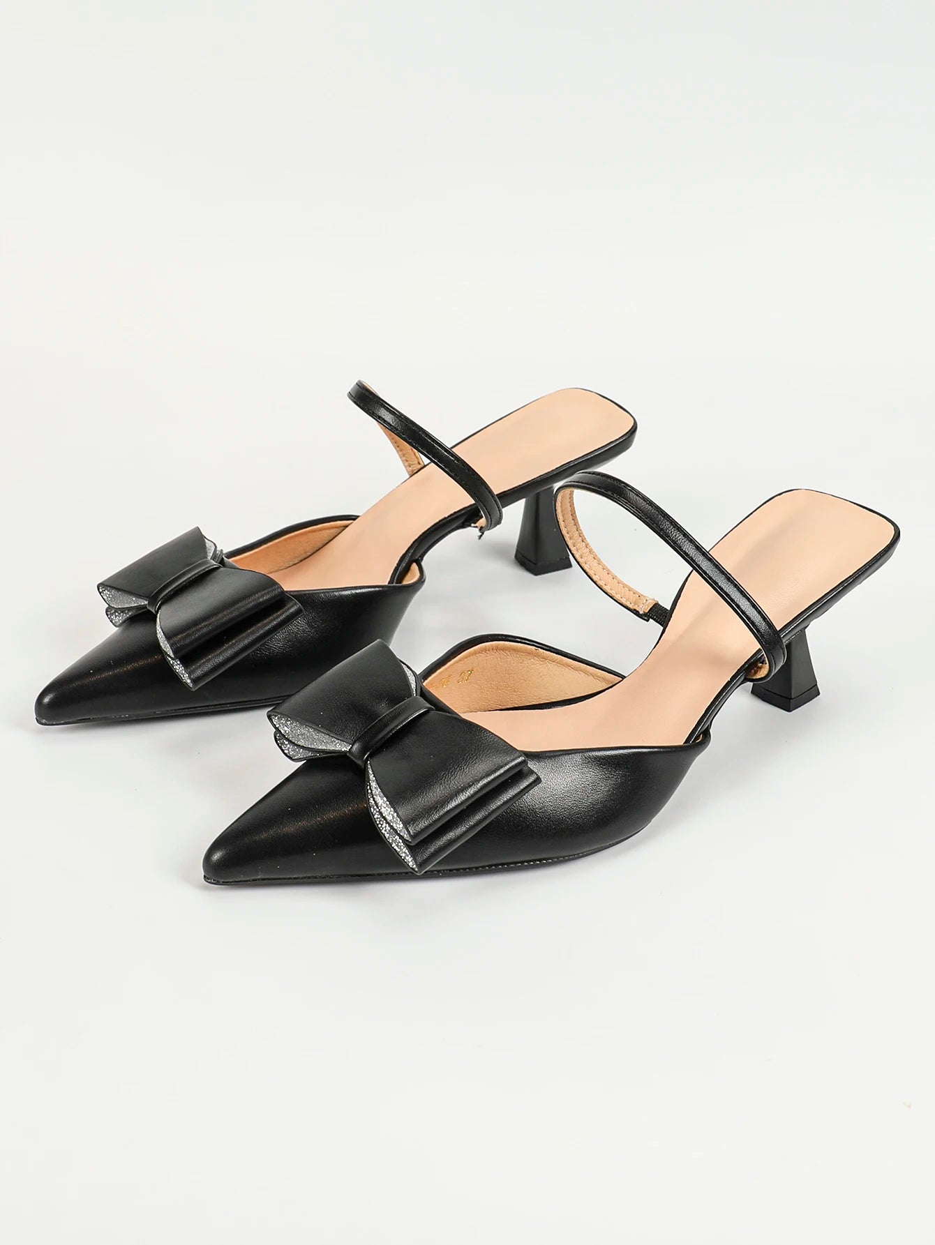 Bow Pointed Toe Pumps